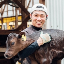 オグリ牧場 小栗 道政 さん
                                        